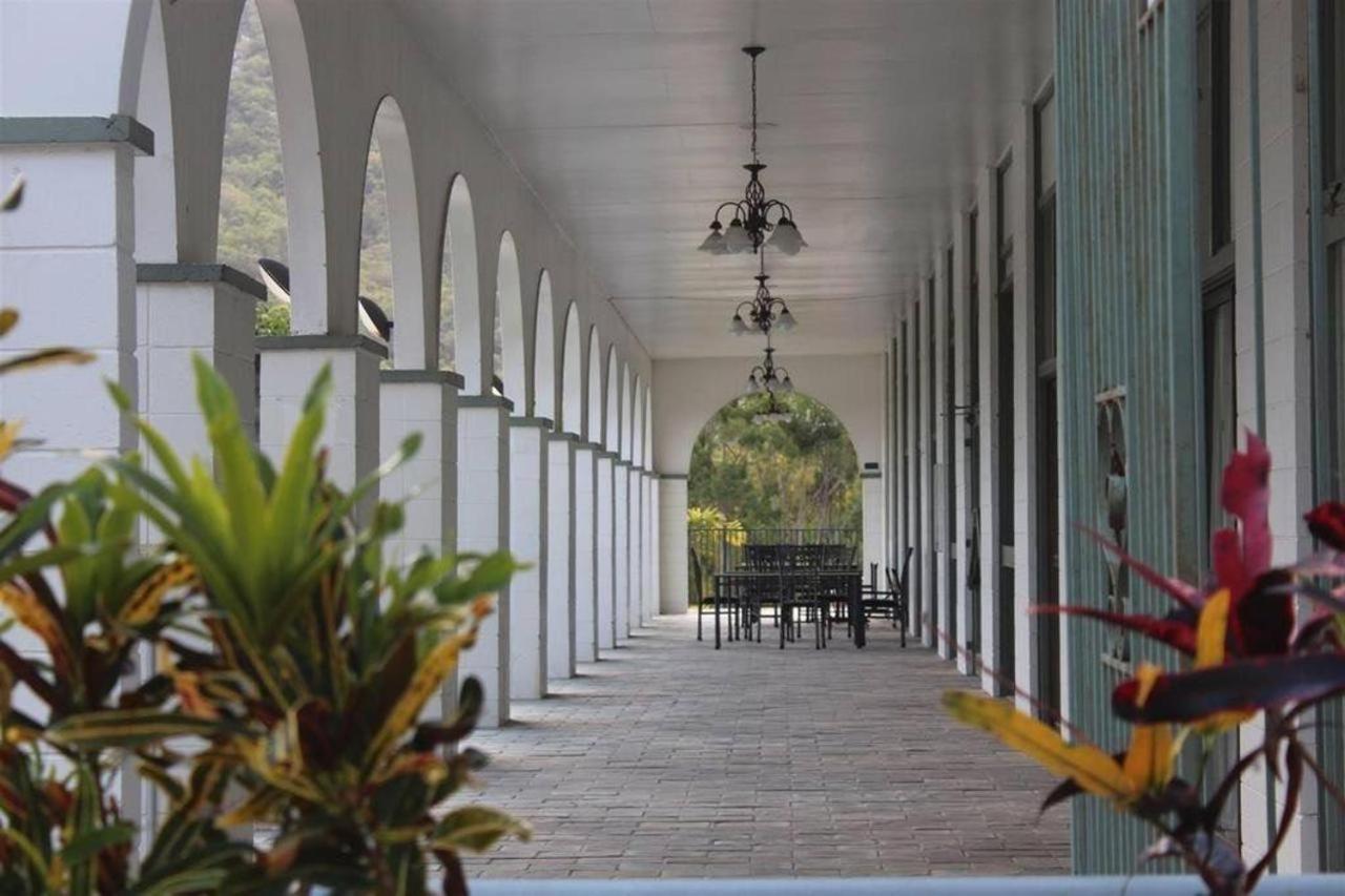อมารู ออน มันฑะเลย์ โฮเต็ล Hotel Nelly Bay ภายนอก รูปภาพ
