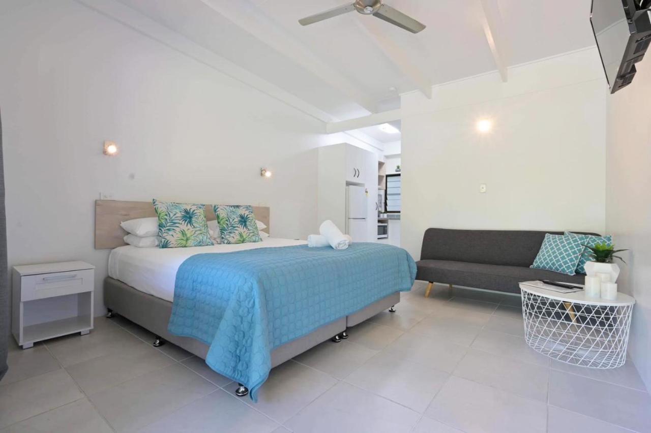 อมารู ออน มันฑะเลย์ โฮเต็ล Hotel Nelly Bay ภายนอก รูปภาพ