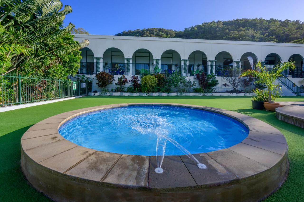 อมารู ออน มันฑะเลย์ โฮเต็ล Hotel Nelly Bay ภายนอก รูปภาพ