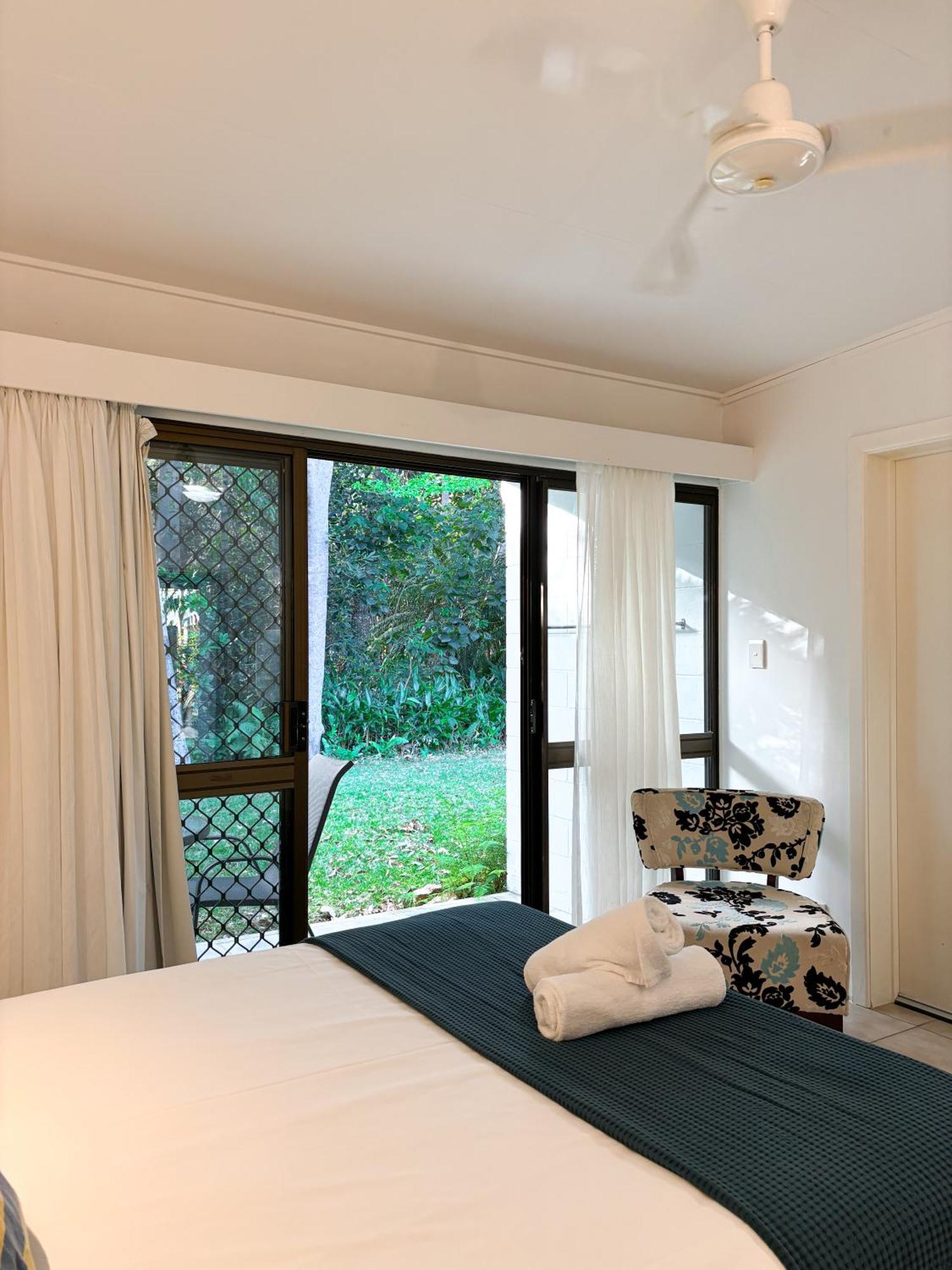อมารู ออน มันฑะเลย์ โฮเต็ล Hotel Nelly Bay ภายนอก รูปภาพ